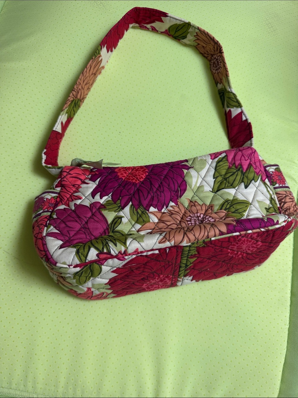 NWOT Vera Bradley Hello Dahlia flora bag.